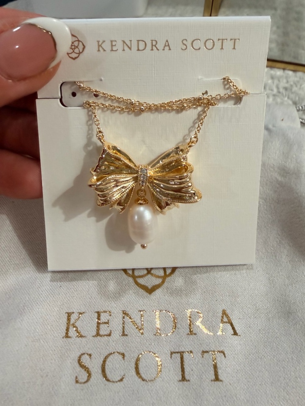 Kendra Scott x LoveShackFancy Pearl Bow Gold Necklace - NEW + KS Dustie✨